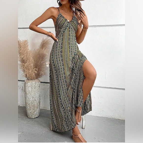 NIP-Boho Chic V-neck Cami Dress - Picture 3 of 6